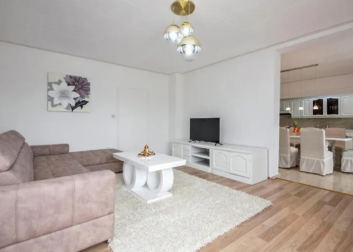 Lovely Home In Podbablje Gornje