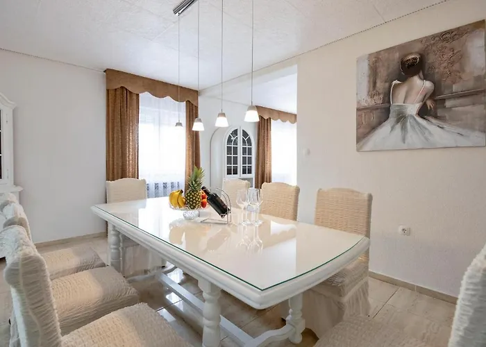 Lovely Home In Podbablje Gornje *